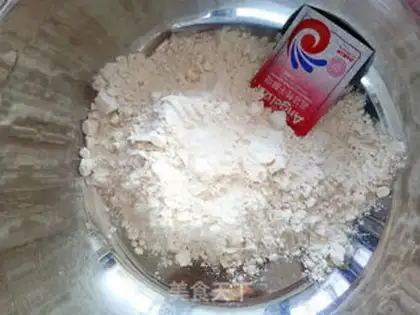 Make Oil and salt rolls step 0