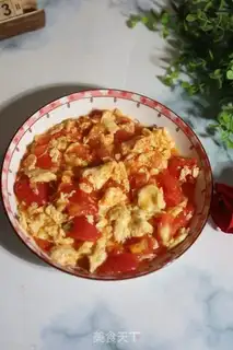 Make Tomato fried eggs step 5