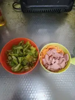 Make The pepper ham and carrot step 1