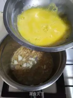 Make The rice egg gravy step 4