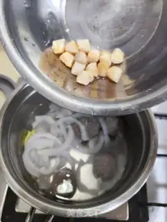 Make Beefball soup step 3