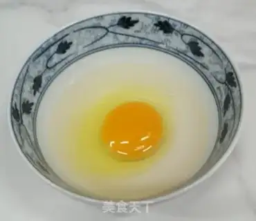 Make Sour soup and eggs step 2