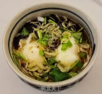 Make Sour soup and eggs step 4