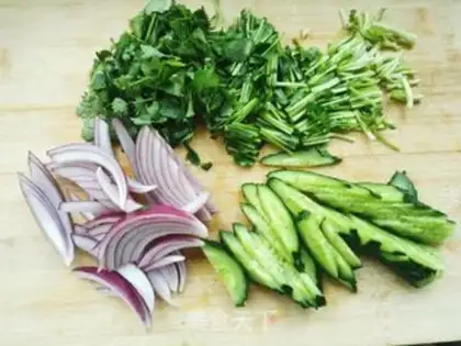 Make cucumber onion casserole step 1