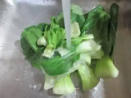 Make ♪ Red-burned veggie green noodle ♪ step 1