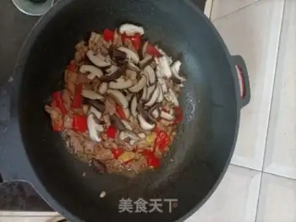 Make Paprika mushroom fried meat step 4