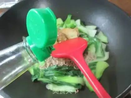 Make ♪ Red-burned veggie green noodle ♪ step 5