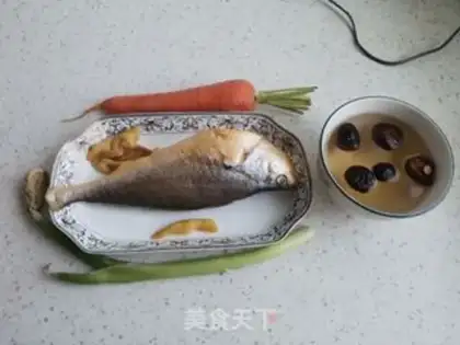 Make Spicy yellowfish step 0