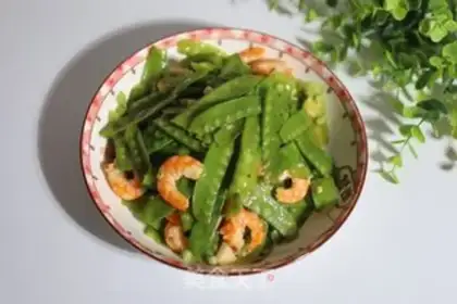 Make Shrimp fried Dutch beans step 5