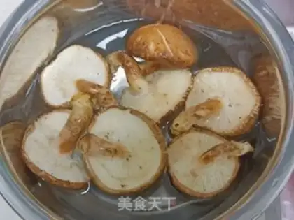 Make Pelican mushrooms step 1