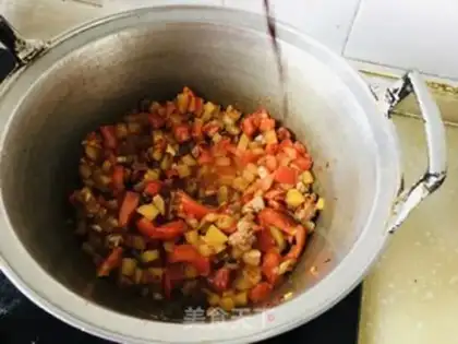 Make Sea salt red pomegranate tea step 1