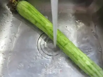Make Scrambled carrots and silk melons step 1