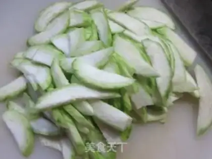 Make Scrambled carrots and silk melons step 2