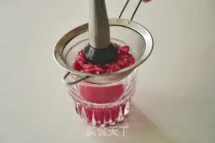 Make Sea salt red pomegranate tea step 2