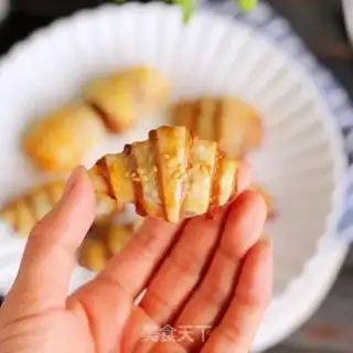 Make Hand-to-hand-to-hand-to-hand-to-pea-to-pea-toe step 6