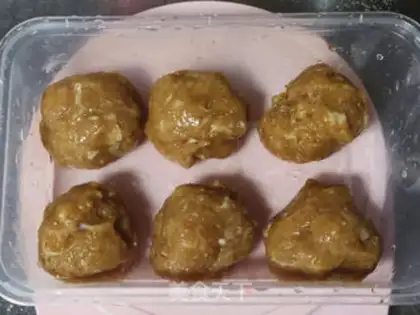 Make Shrimp mooncake step 3