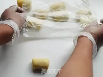 Make Shrimp mooncake step 9