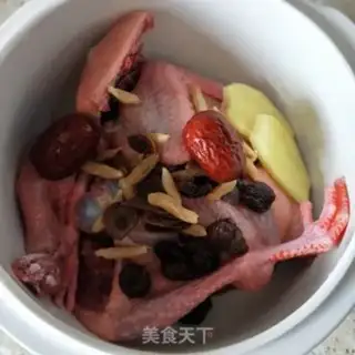 Make Red gin pigeon soup step 4
