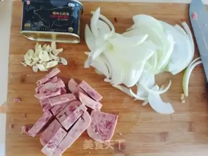Make Lunch onions step 0