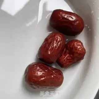 Make Red-tree almond milk step 1