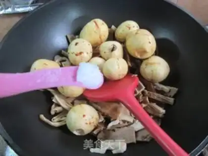Make A pickle egg oatmeal step 0