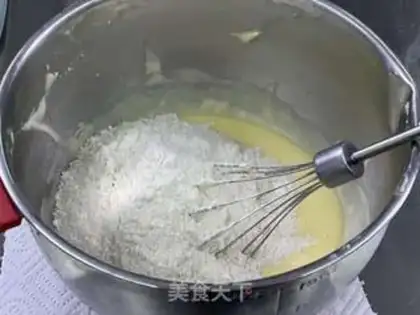 Make Roman shield cookies step 2