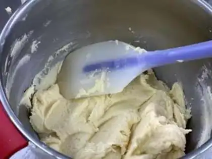 Make Roman shield cookies step 3