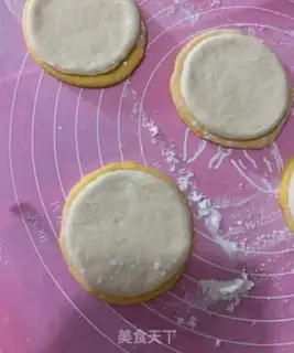 Make Double-coloured buns step 2