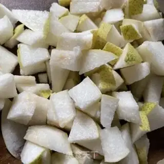 Make Pear silver ear soup step 3