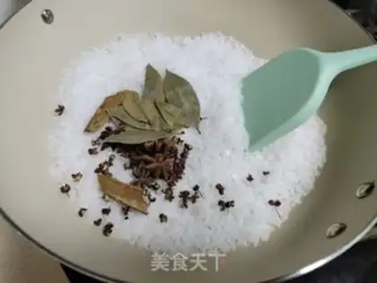 Make Salt crabs step 1
