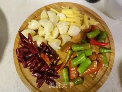 Make Spicy crabs step 1