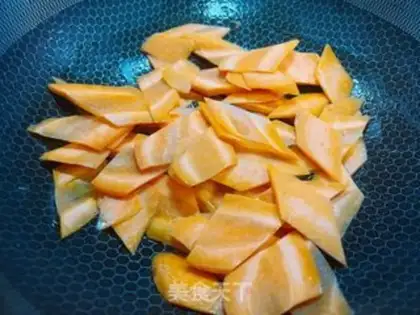 Make Cucumber makes carrots step 1