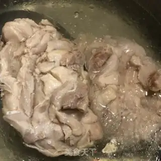 Make Chicken-legged rice step 1