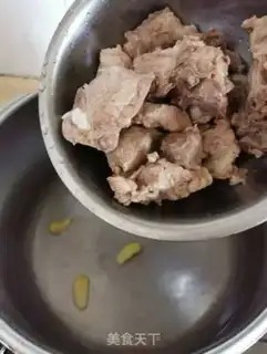 Make Lotus peanut chop soup step 3