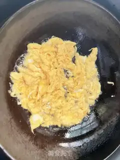 Make Tomato fried eggs step 2