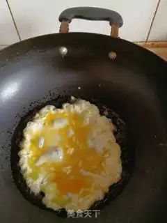 Make Tomato fried eggs step 2