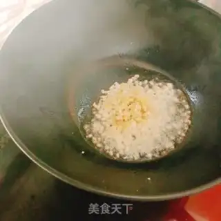 Make Garlic manicure step 3