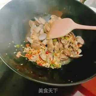 Make Garlic manicure step 4