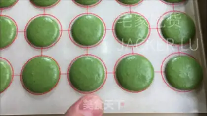 Make The tea macaron step 10