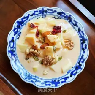 Make Charcoal yogurt apple step 4
