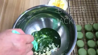 Make The tea macaron step 16