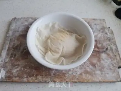 Make Tomato egg noodles and soup step 0