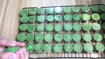 Make The tea macaron step 20