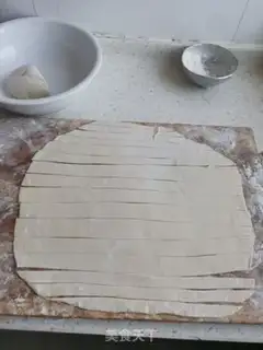 Make Tomato egg noodles and soup step 2