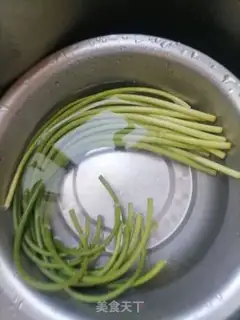 Make Garlic fried meat step 0