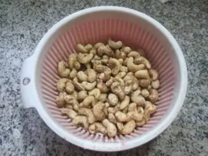 Make Pretzel cashew step 4