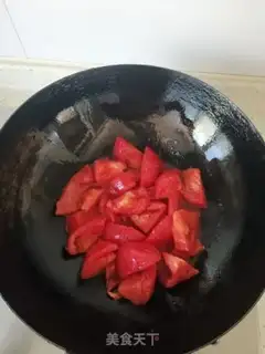 Make Tomato egg noodles and soup step 4