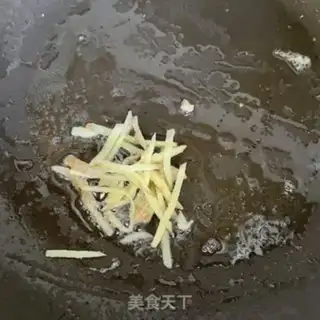 Make Tomato eggs with wheat noodles step 6