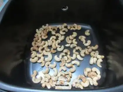 Make Pretzel cashew step 7