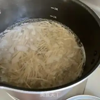 Make Tomato eggs with wheat noodles step 8